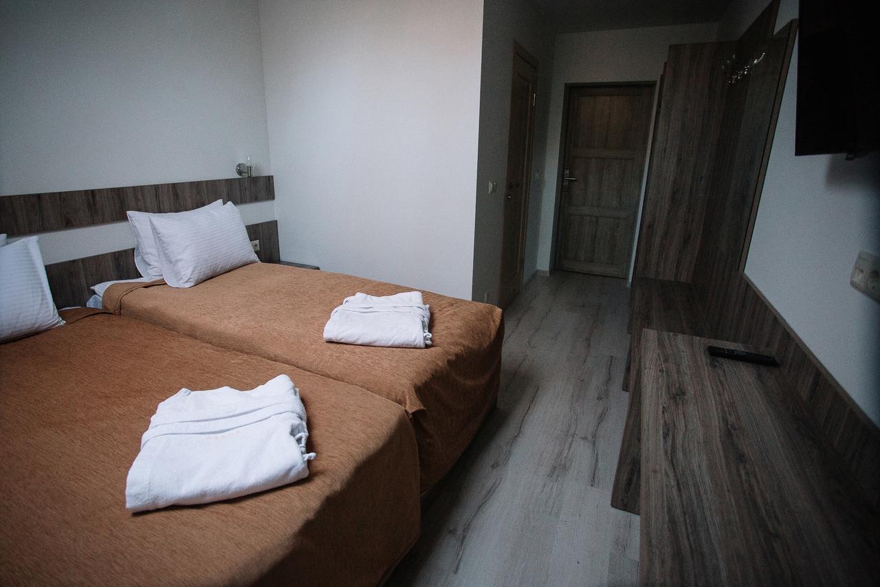 Praha Park Hotel Uzjhorod Exteriör bild