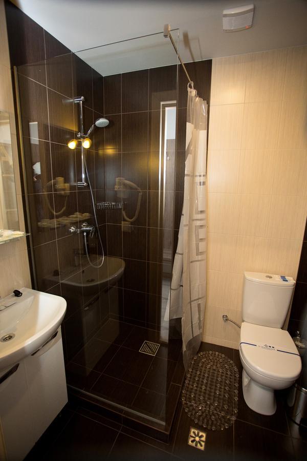 Praha Park Hotel Uzjhorod Exteriör bild