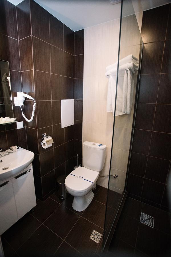 Praha Park Hotel Uzjhorod Exteriör bild